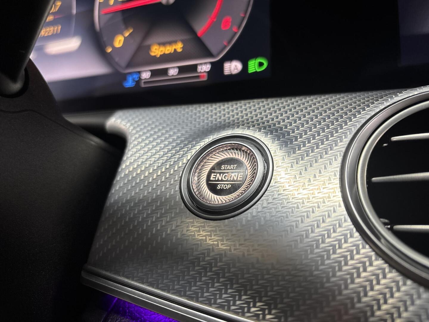MERCEDES-BENZ E 2019