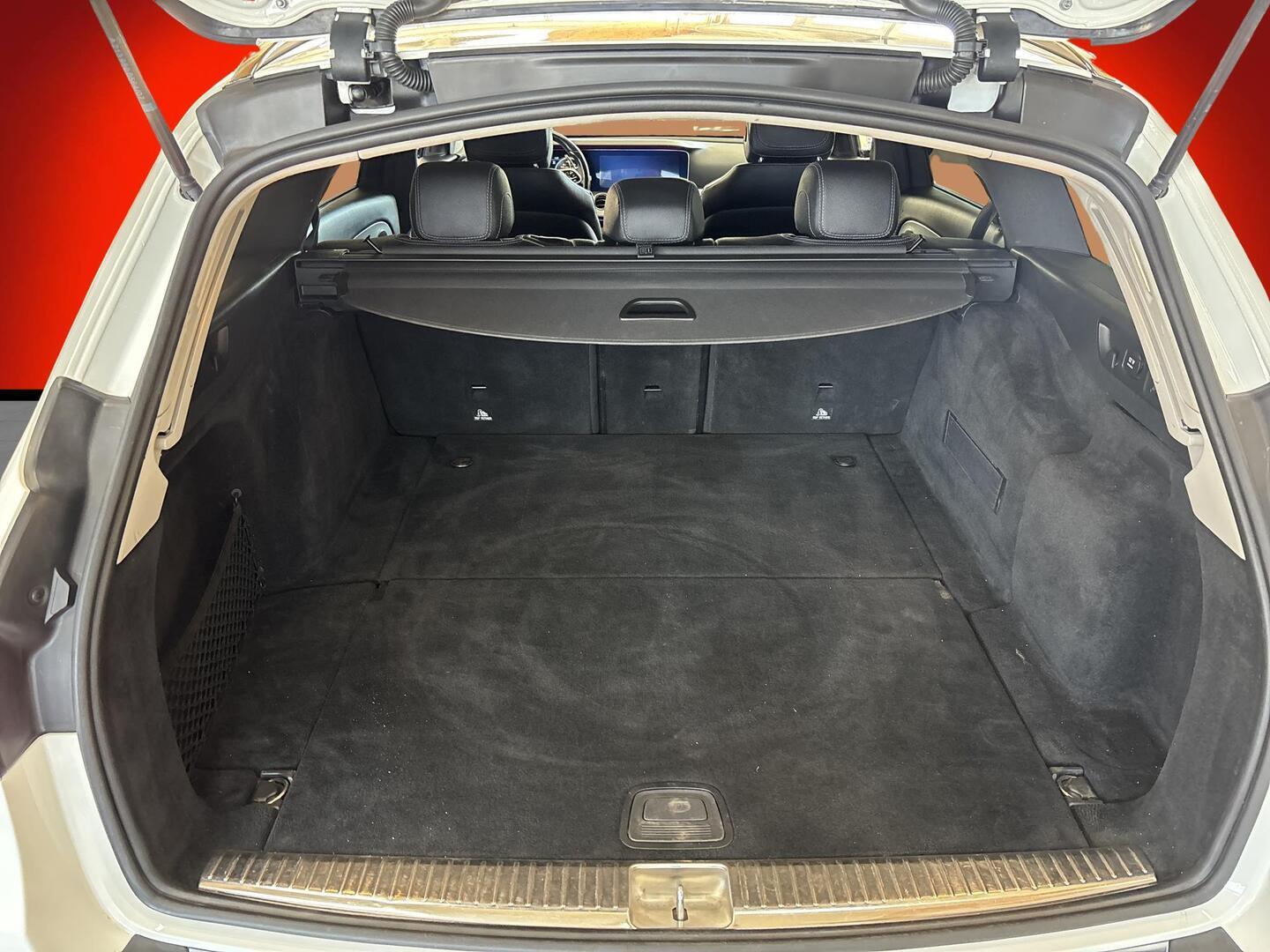 MERCEDES-BENZ E 2019