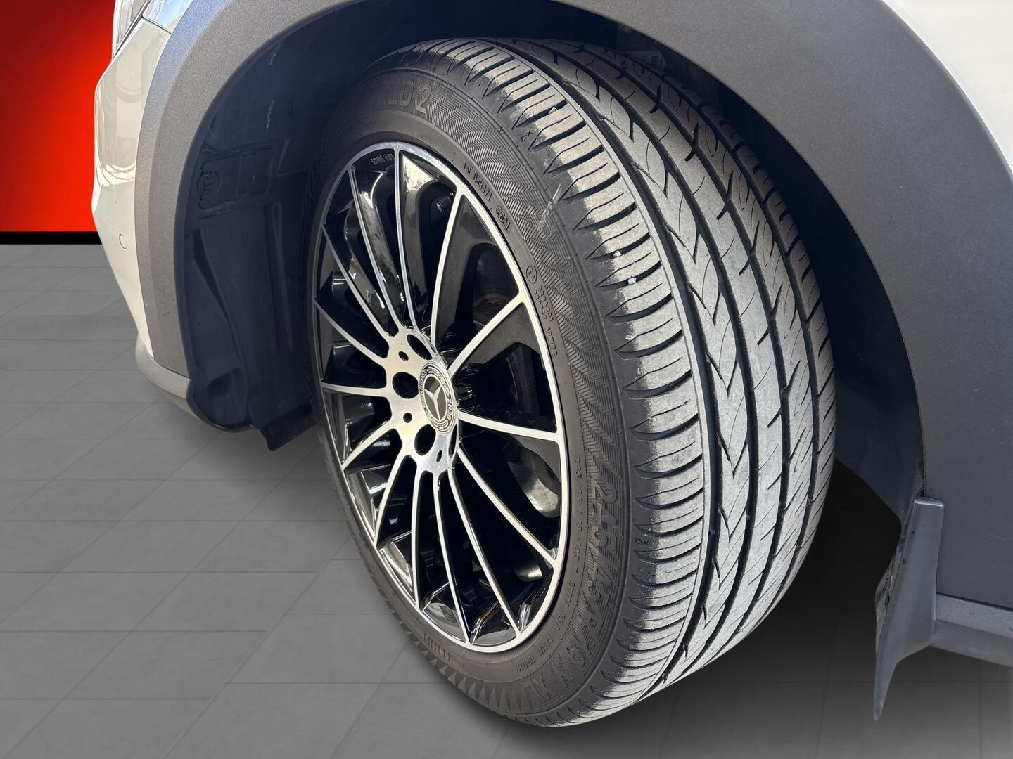 MERCEDES-BENZ E 2019