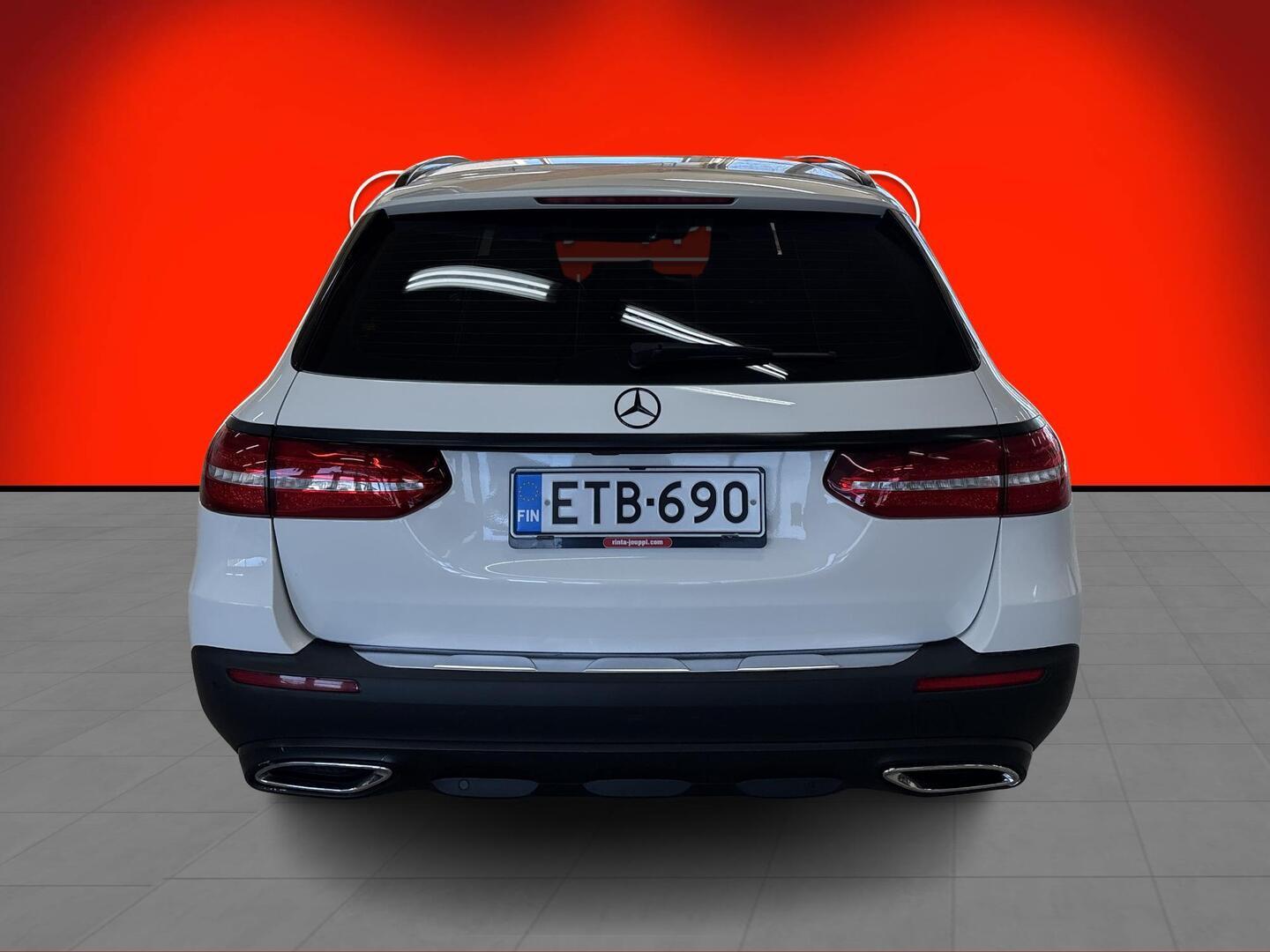 MERCEDES-BENZ E 2019