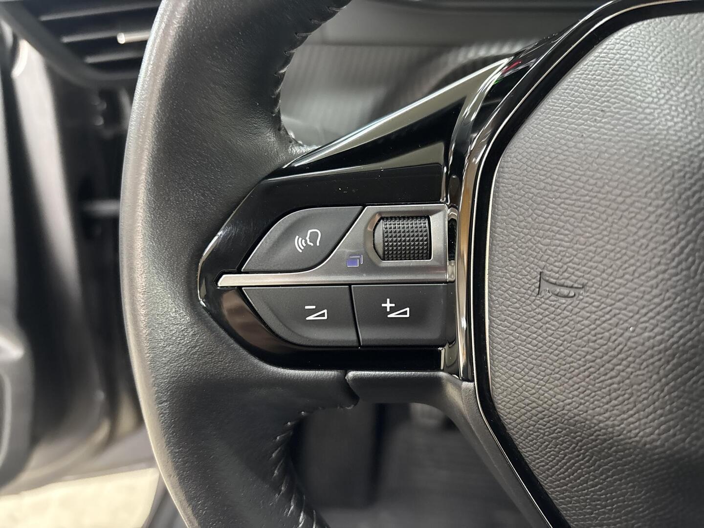 PEUGEOT 208 2022