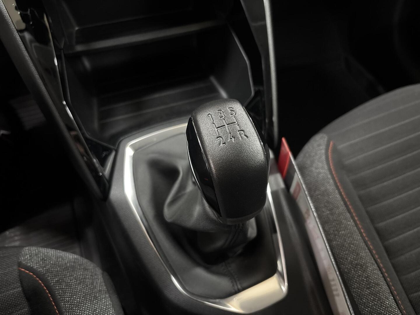 PEUGEOT 208 2022