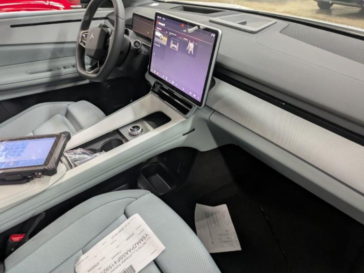 POLESTAR 4 2025