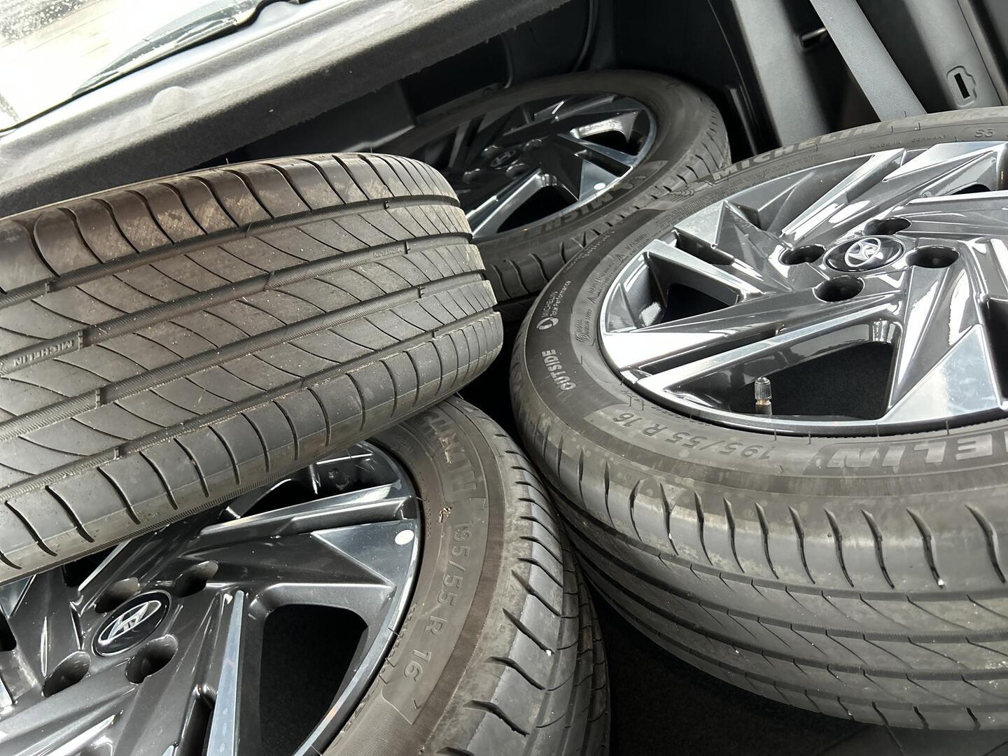 HYUNDAI i20 Hatchback 2023