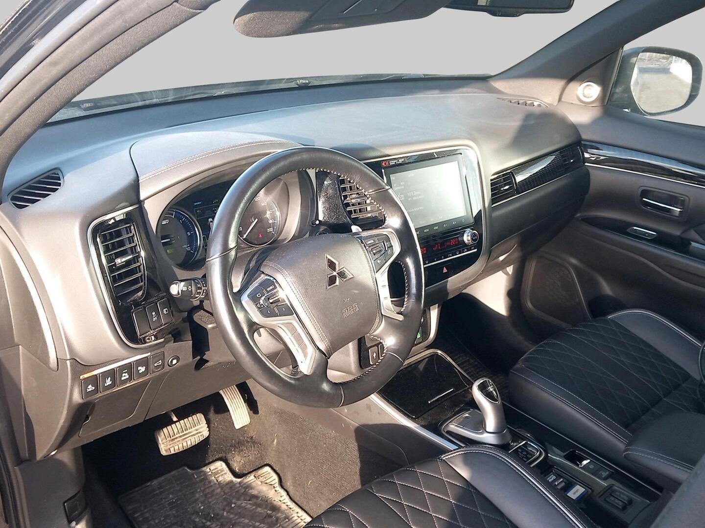 MITSUBISHI OUTLANDER PHEV 2021