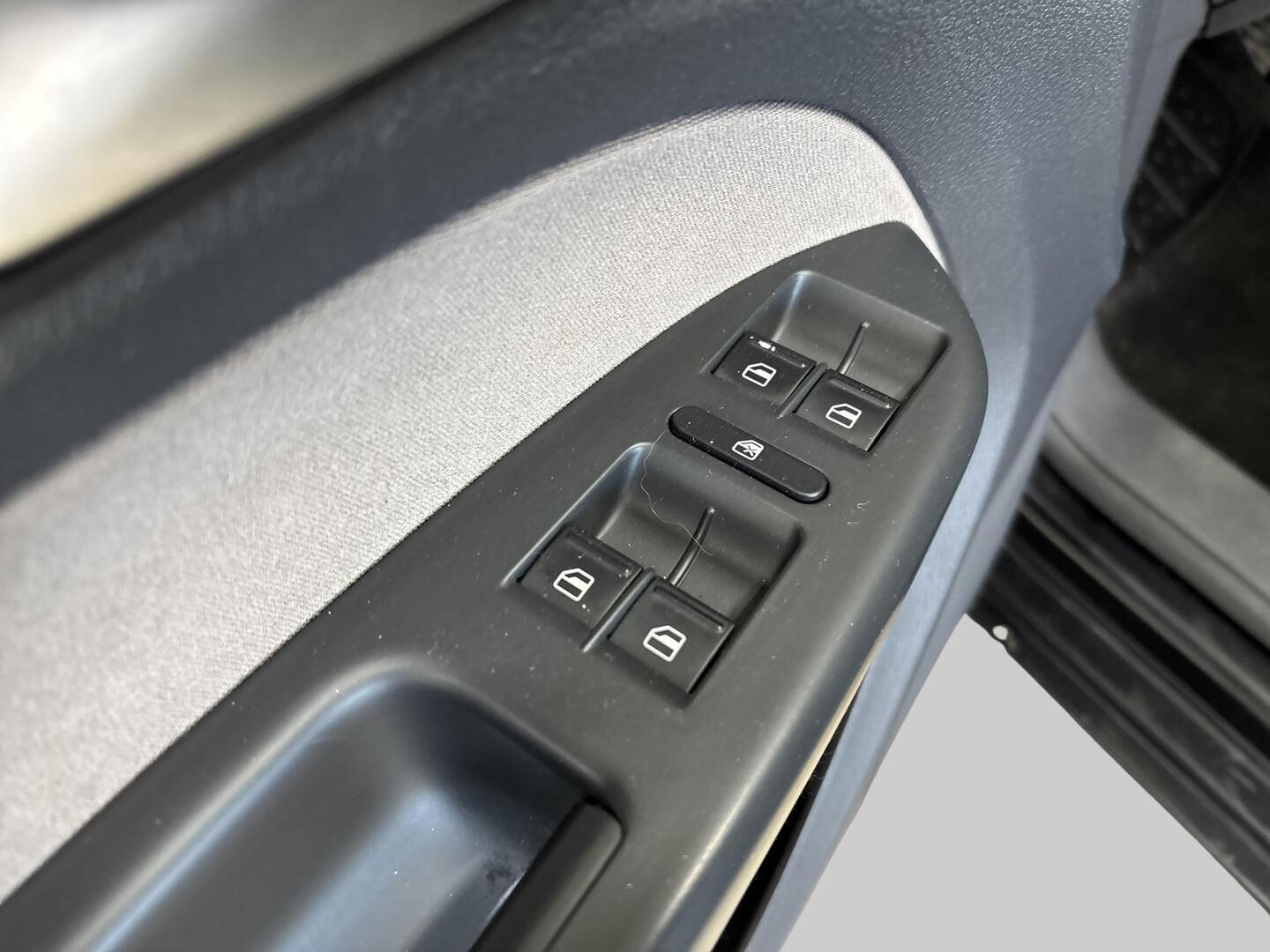 VOLKSWAGEN Touran 2007
