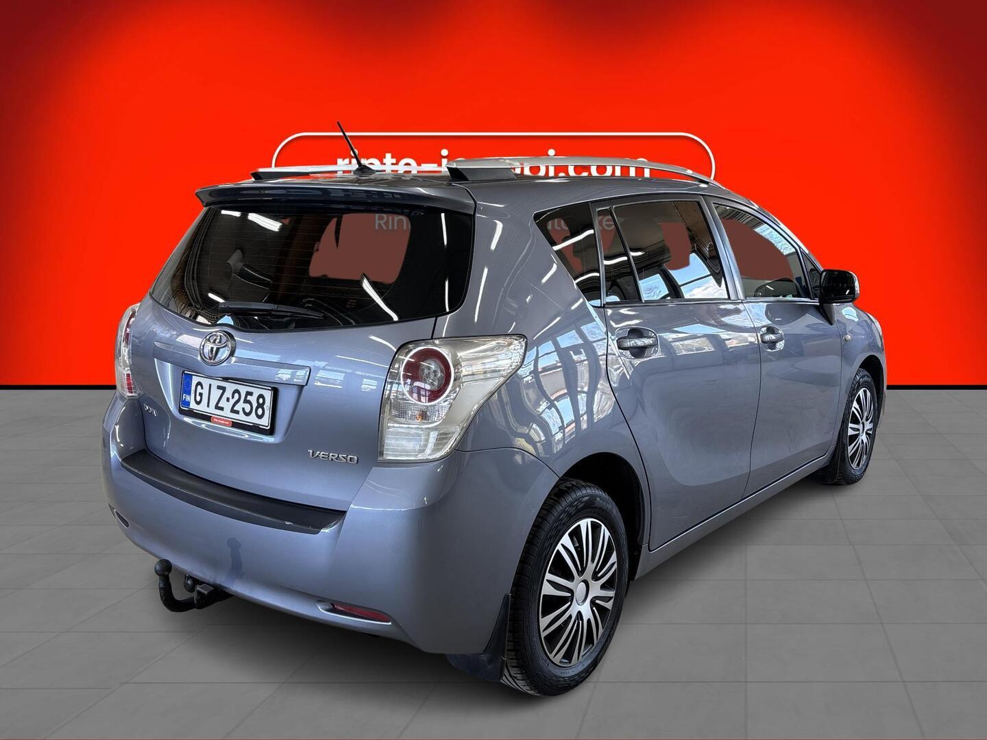 TOYOTA Verso 2010