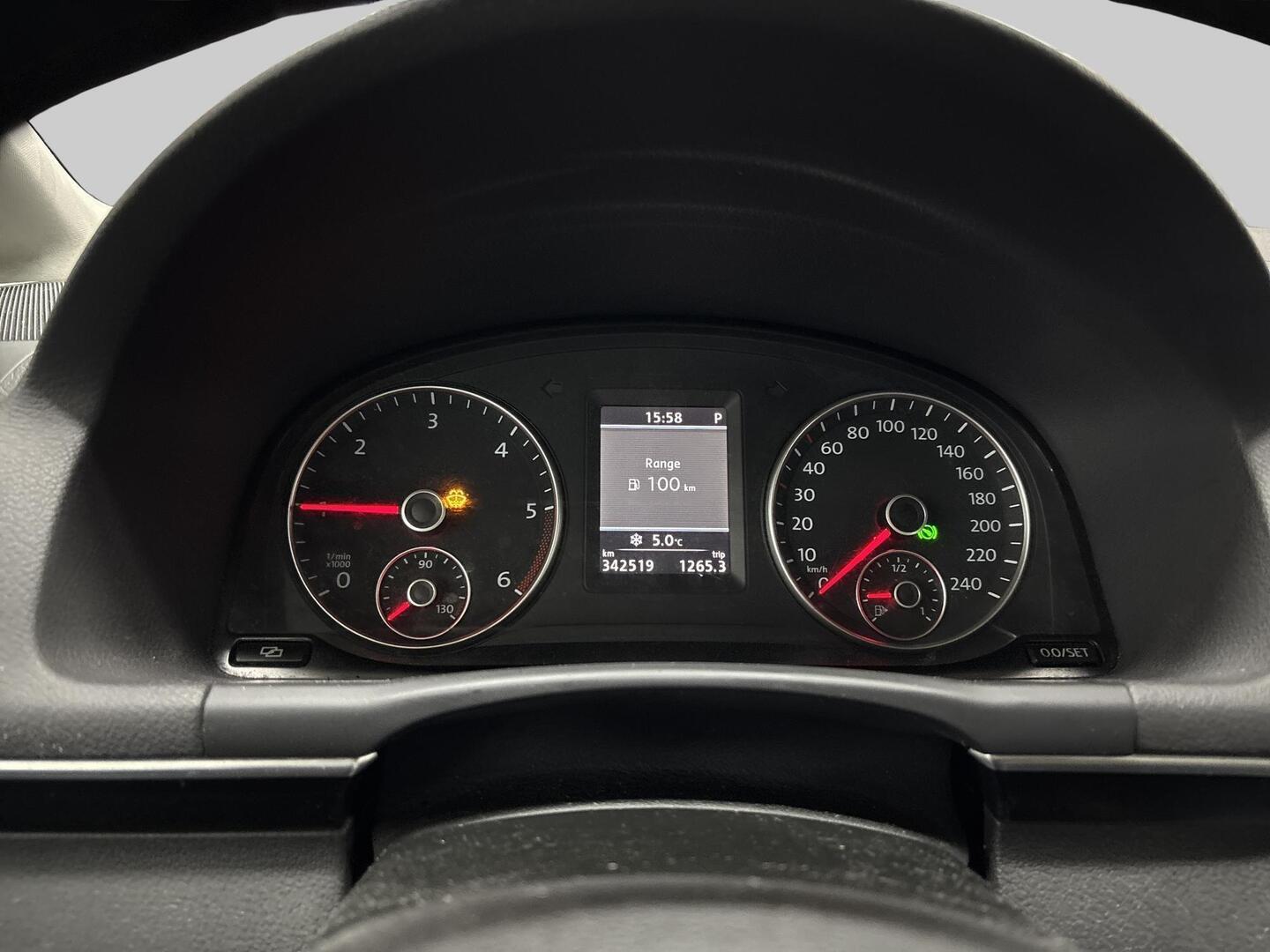 VOLKSWAGEN Touran 2011