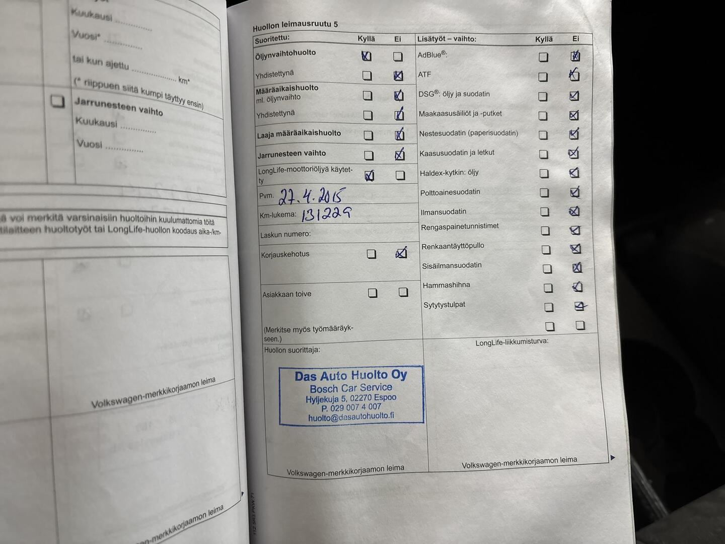 VOLKSWAGEN Touran 2011