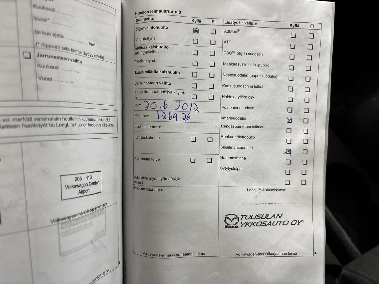 VOLKSWAGEN Touran 2011