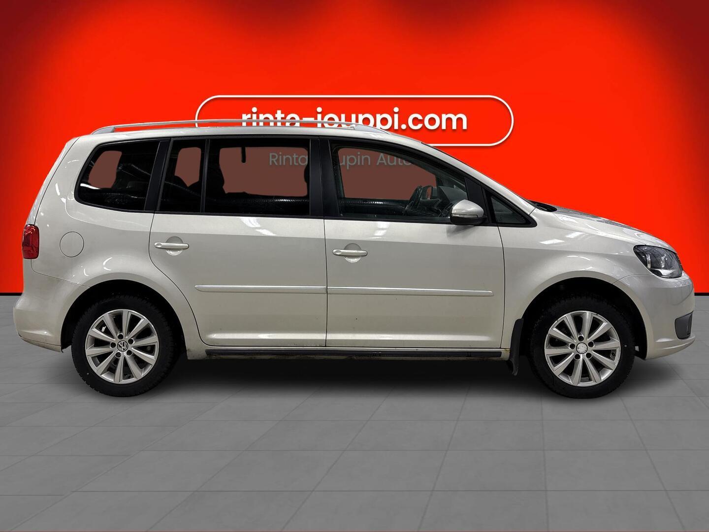 VOLKSWAGEN Touran 2011