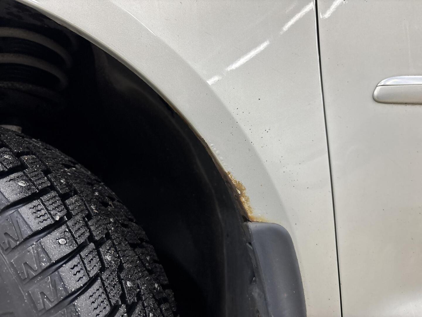 VOLKSWAGEN Touran 2011