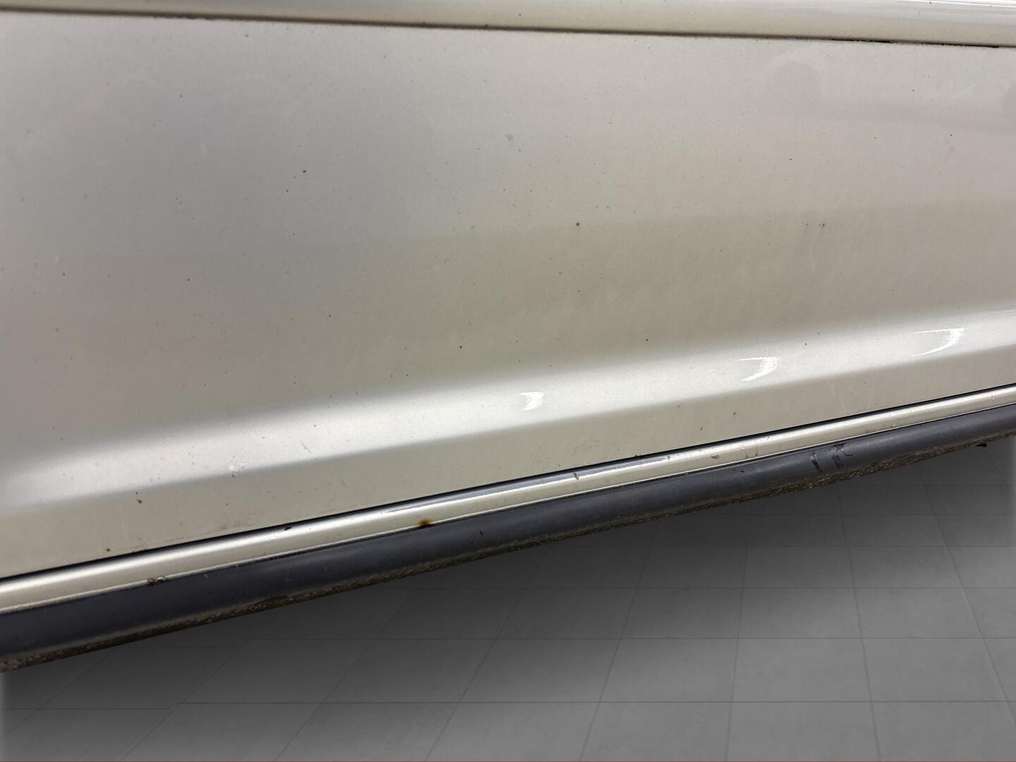 VOLKSWAGEN Touran 2011