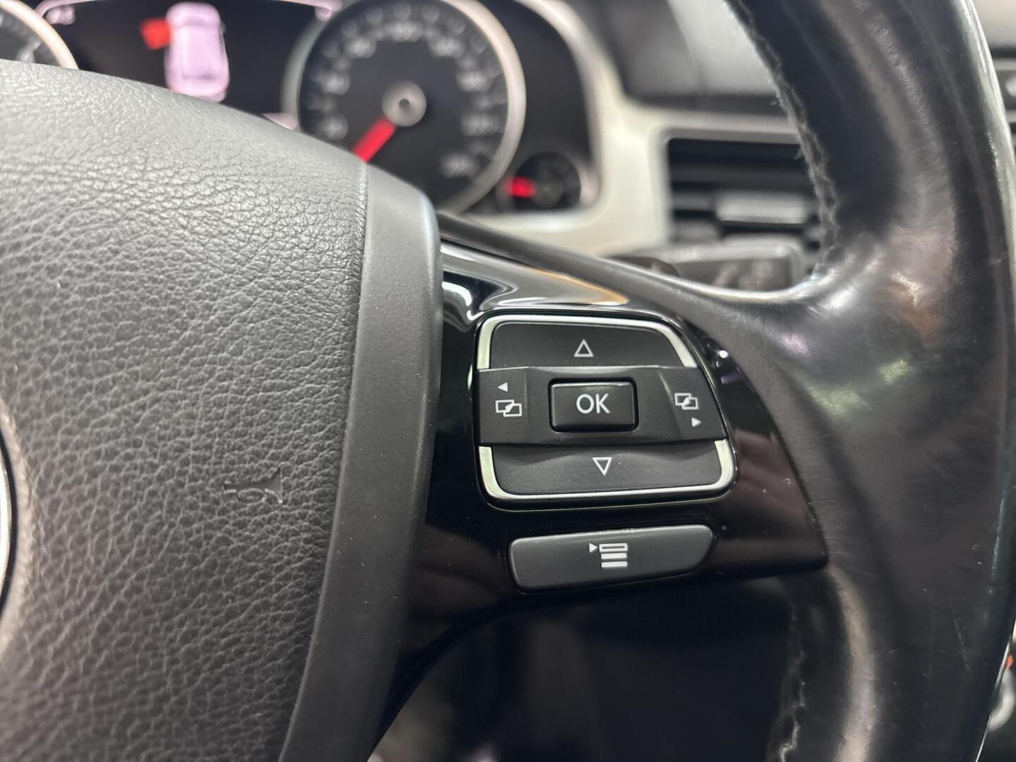 VOLKSWAGEN Touareg 2014