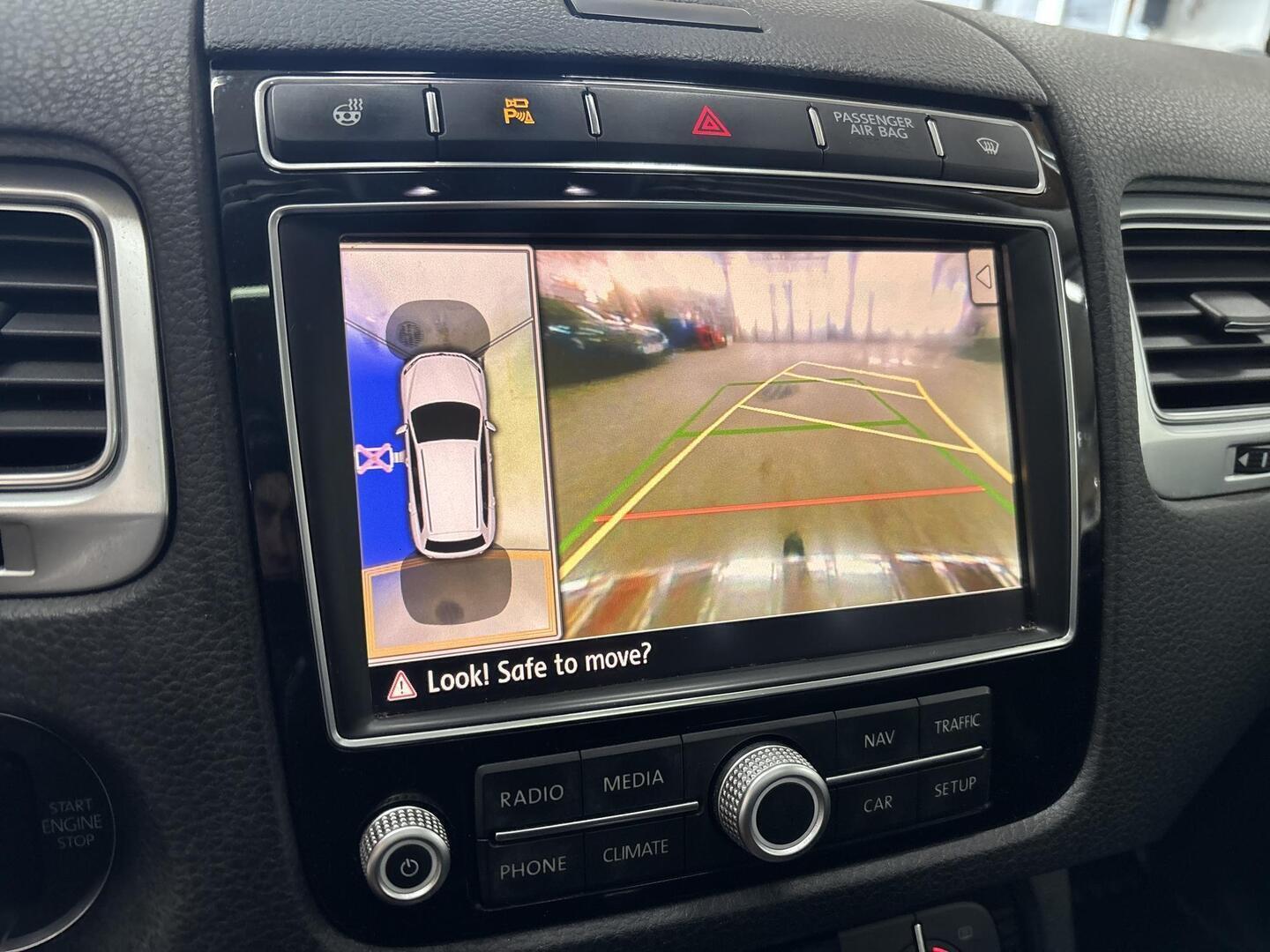 VOLKSWAGEN Touareg 2014