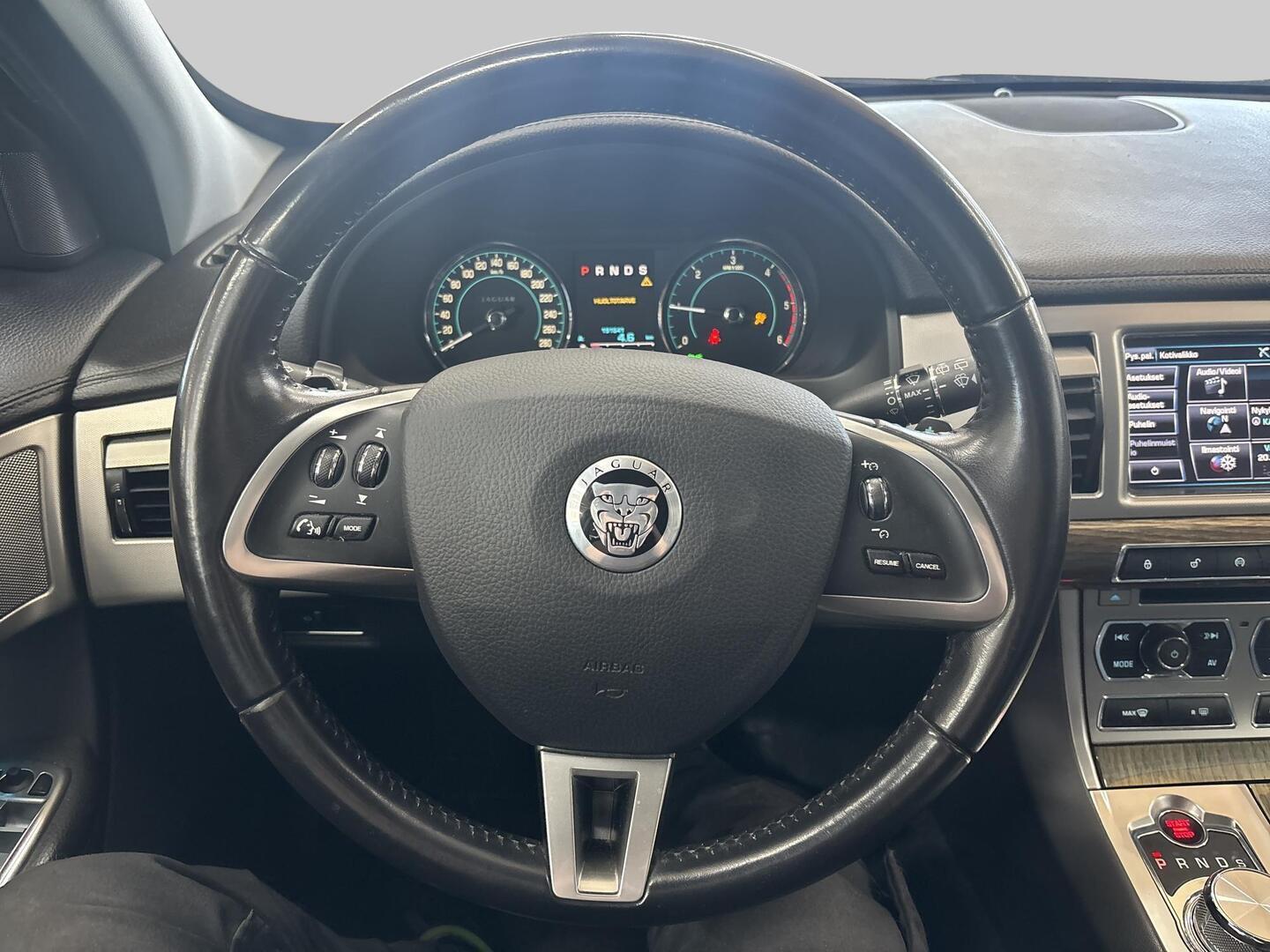 JAGUAR XF 2013
