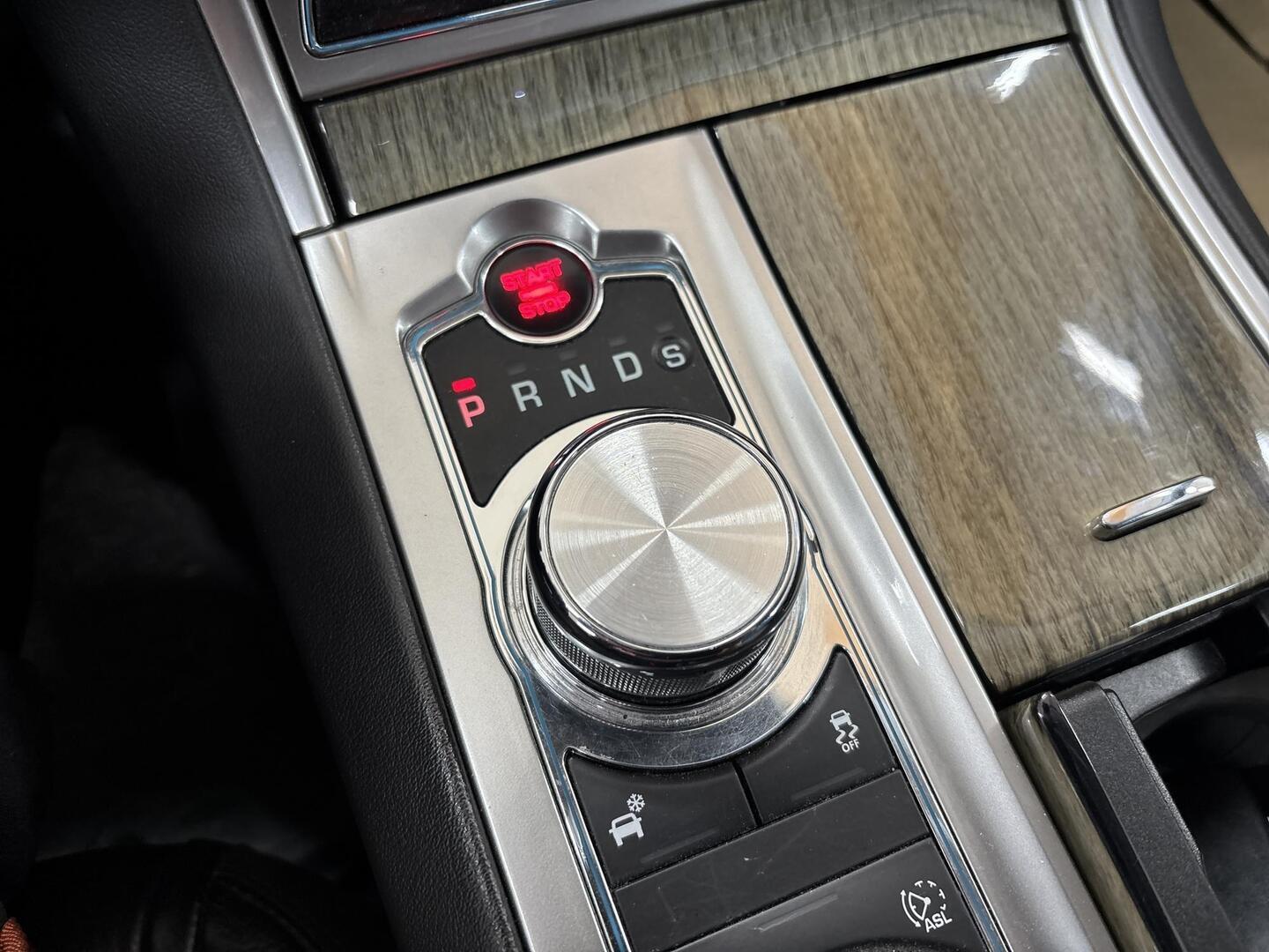 JAGUAR XF 2013