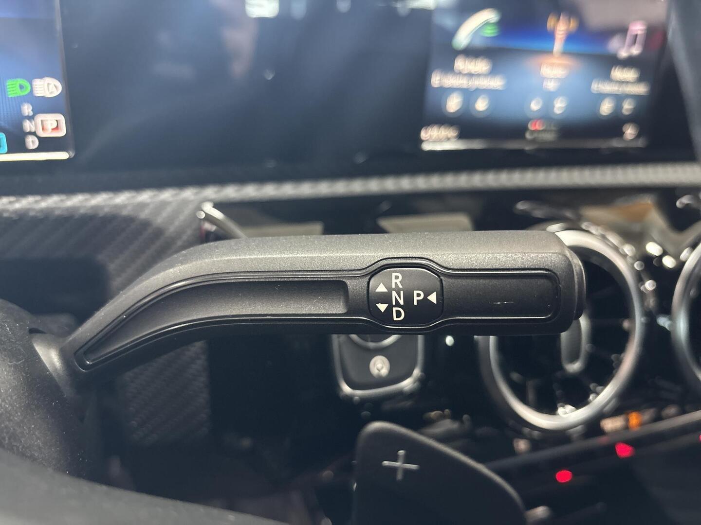 MERCEDES-BENZ A 2020