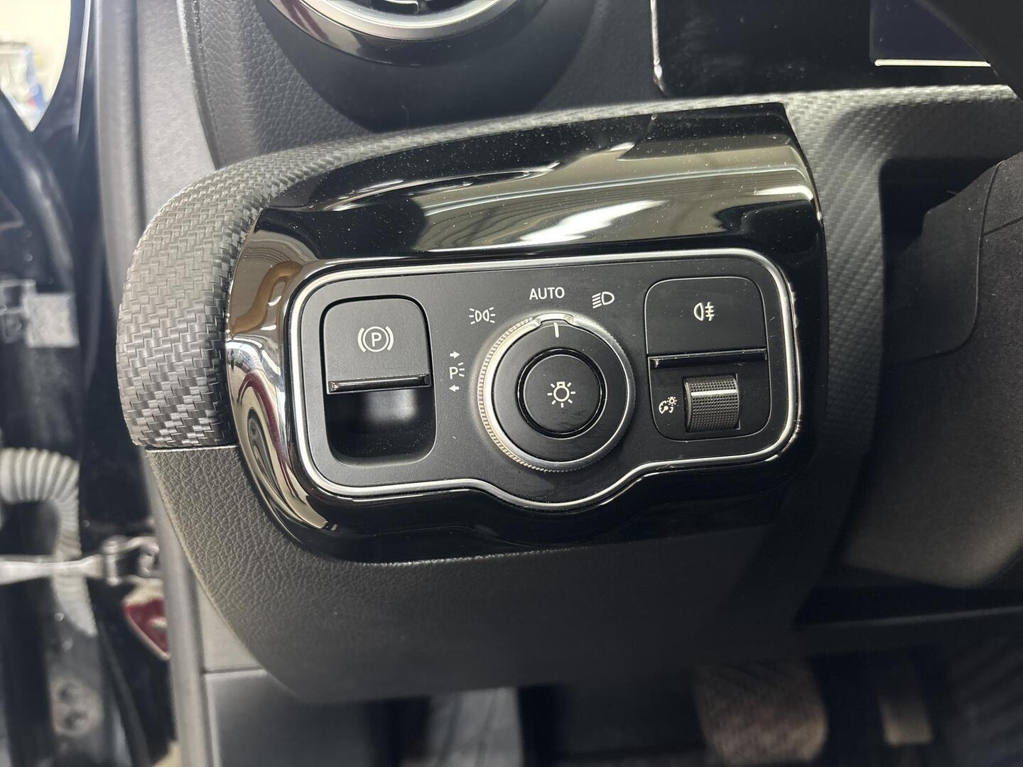 MERCEDES-BENZ A 2020