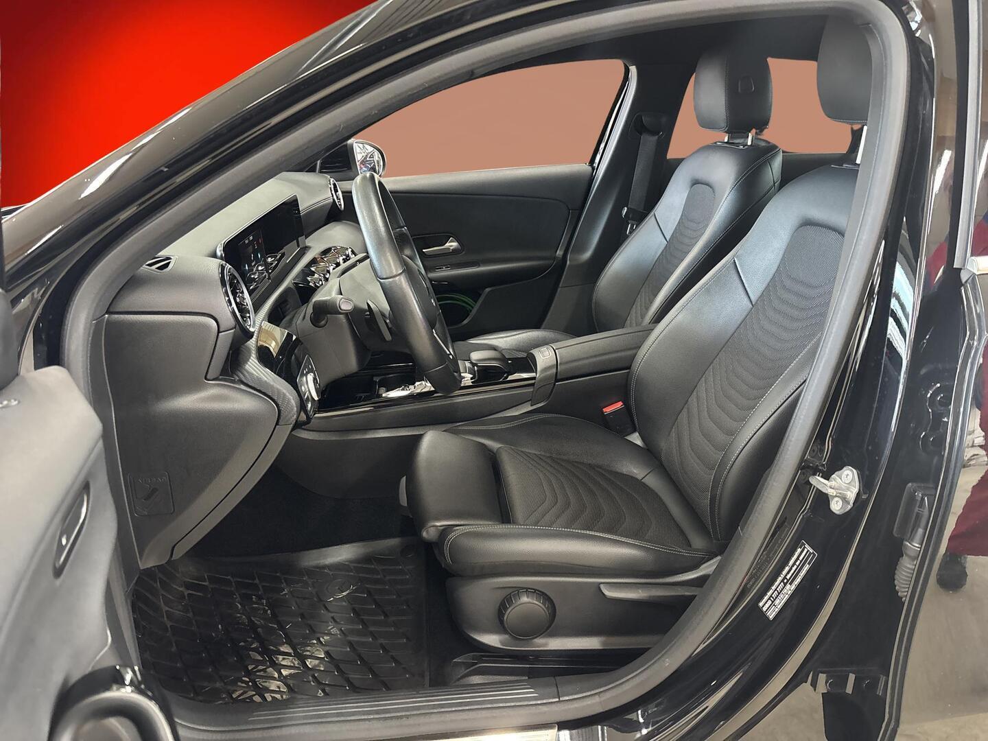 MERCEDES-BENZ A 2020