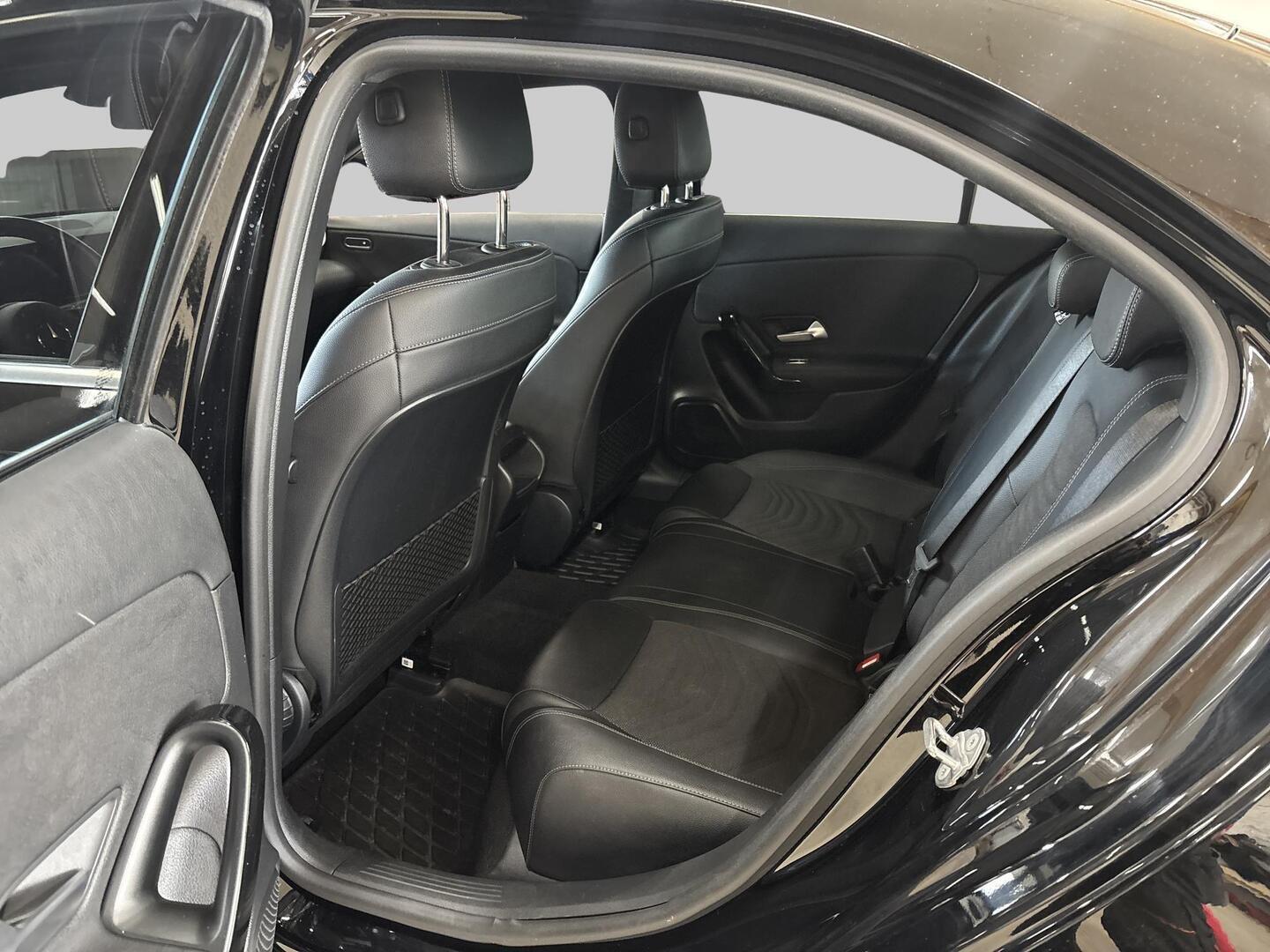 MERCEDES-BENZ A 2020