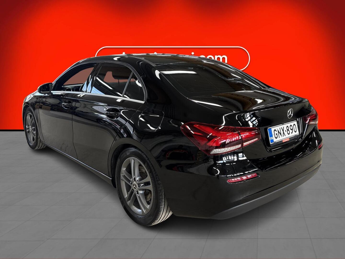 MERCEDES-BENZ A 2020