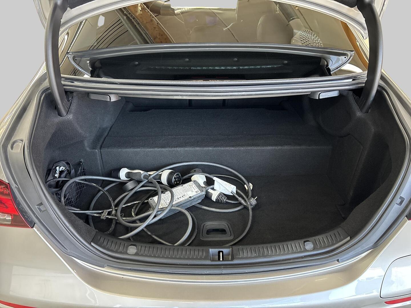 MERCEDES-BENZ E 2021