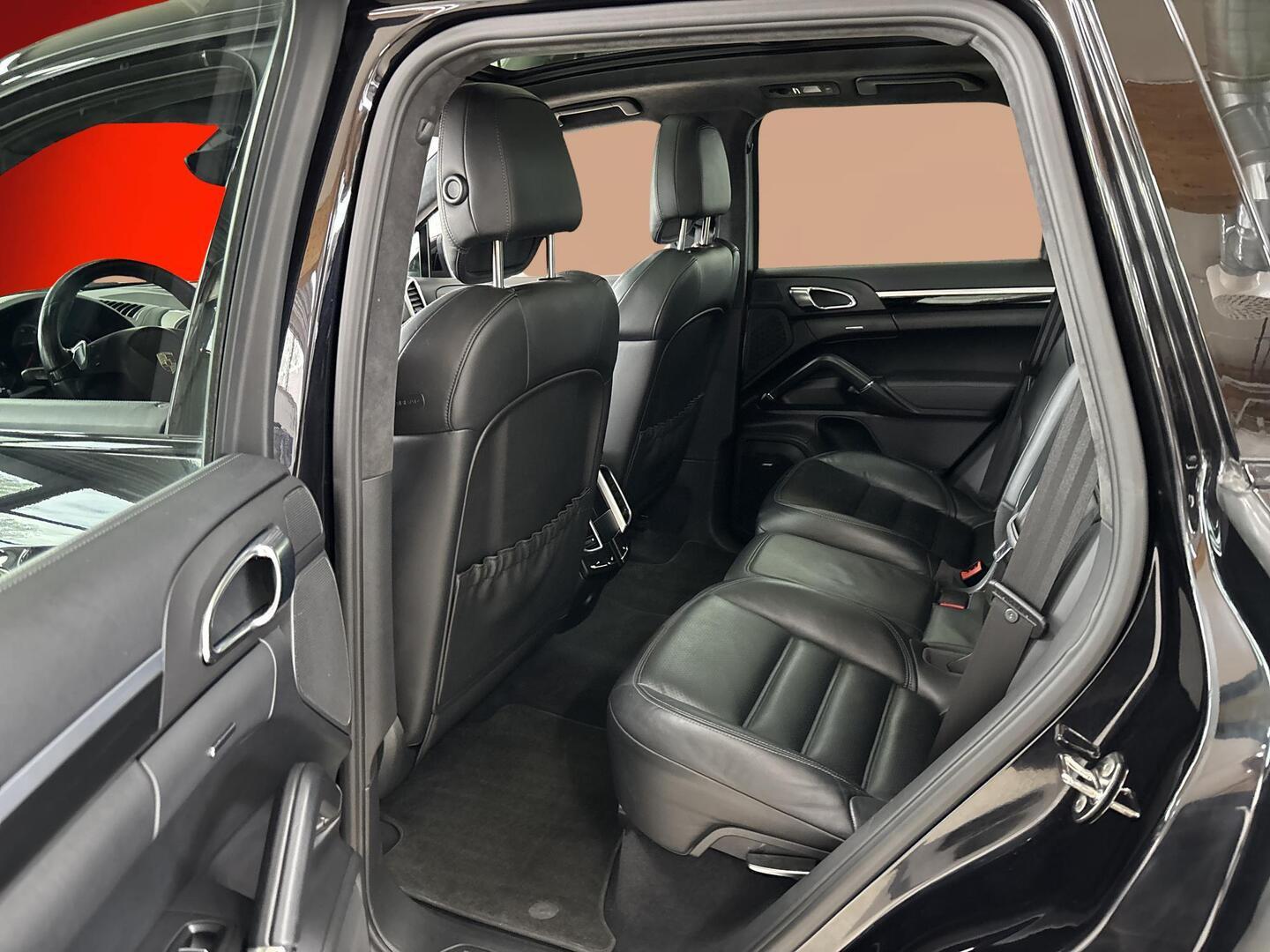 PORSCHE CAYENNE 2011