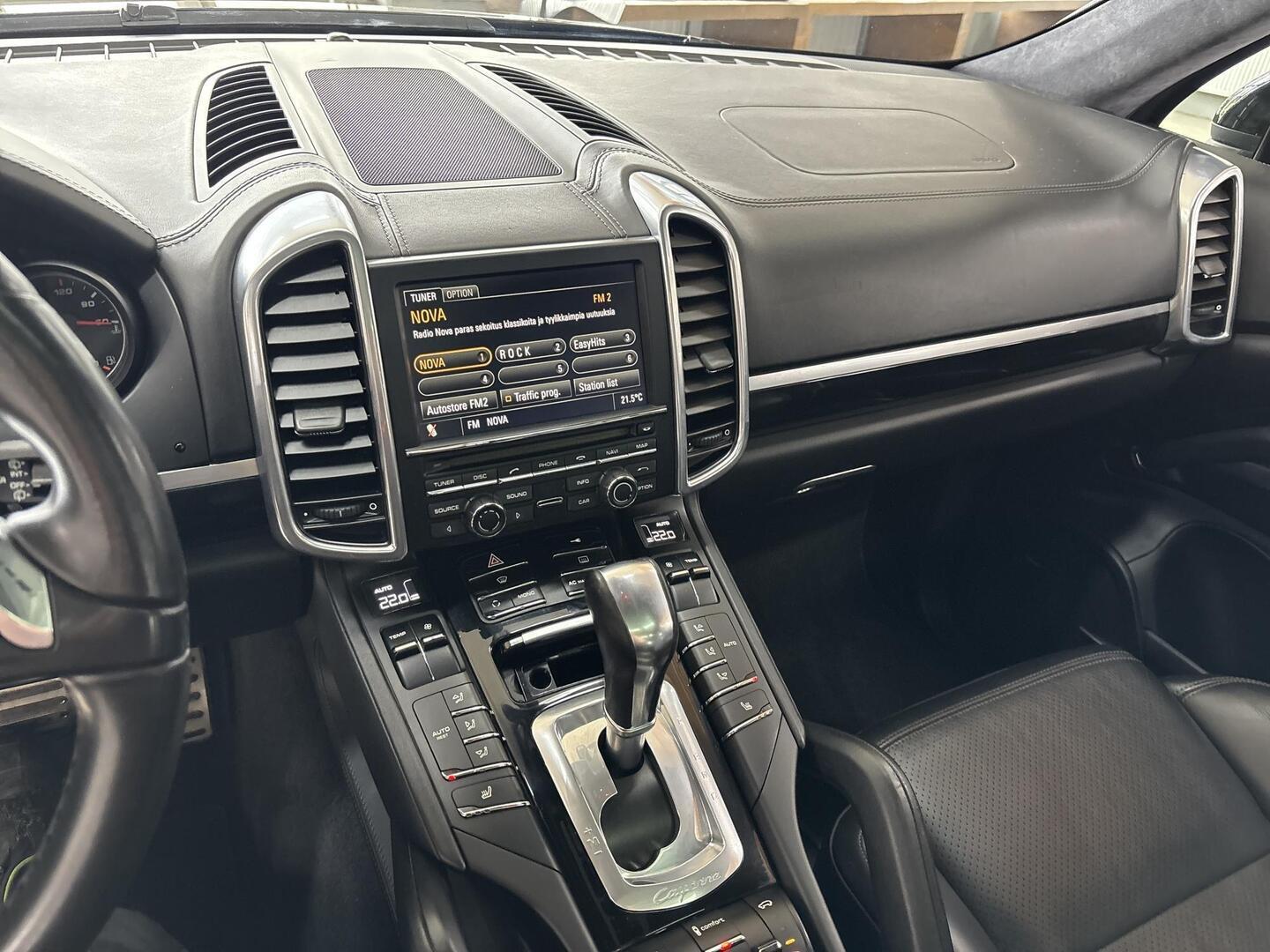 PORSCHE CAYENNE 2011