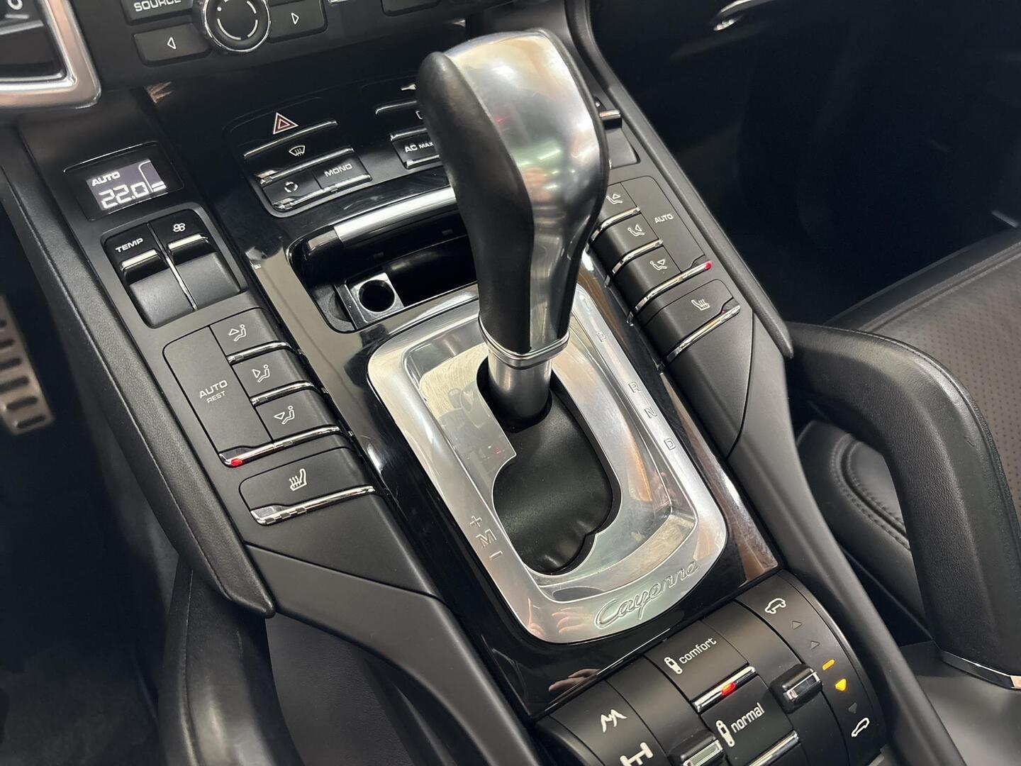 PORSCHE CAYENNE 2011