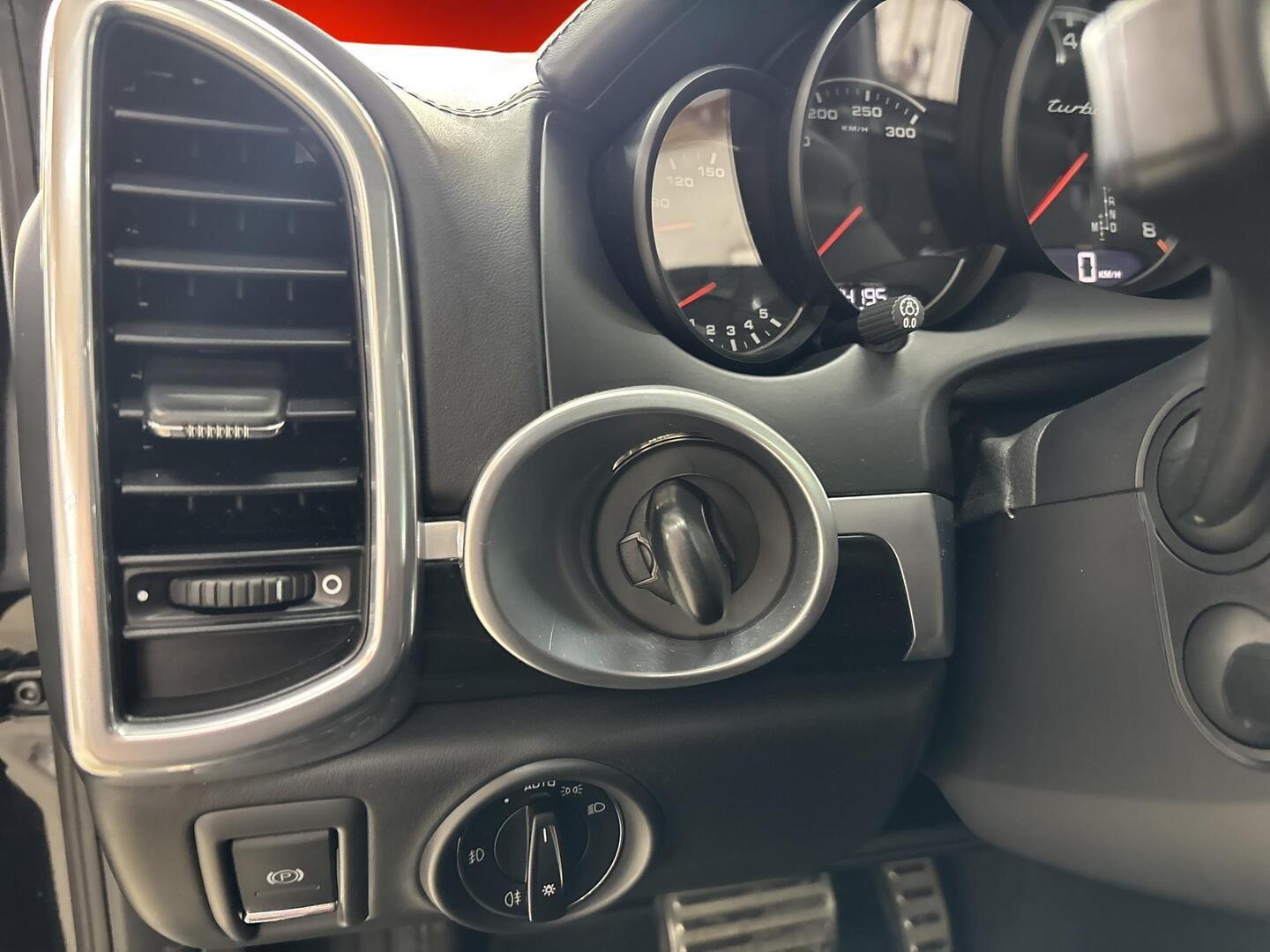 PORSCHE CAYENNE 2011