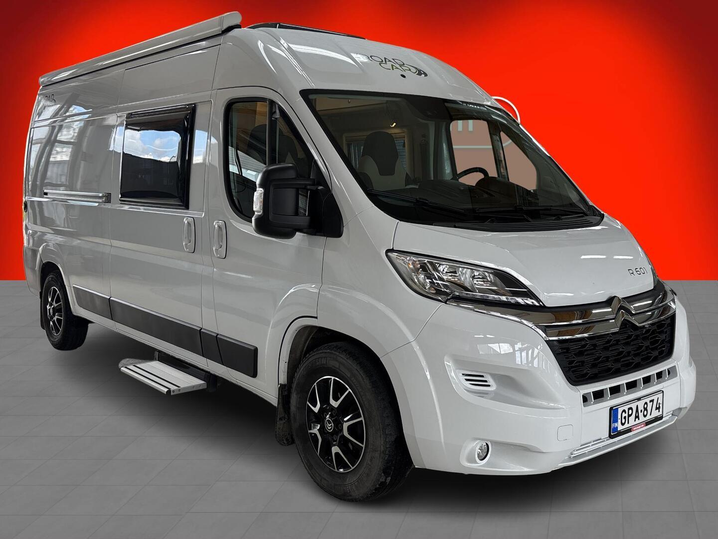 ROADCAR VAN R 601 2022