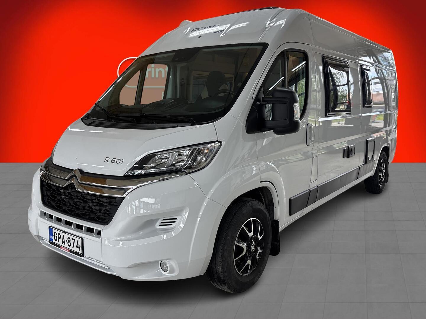 ROADCAR VAN R 601 2022