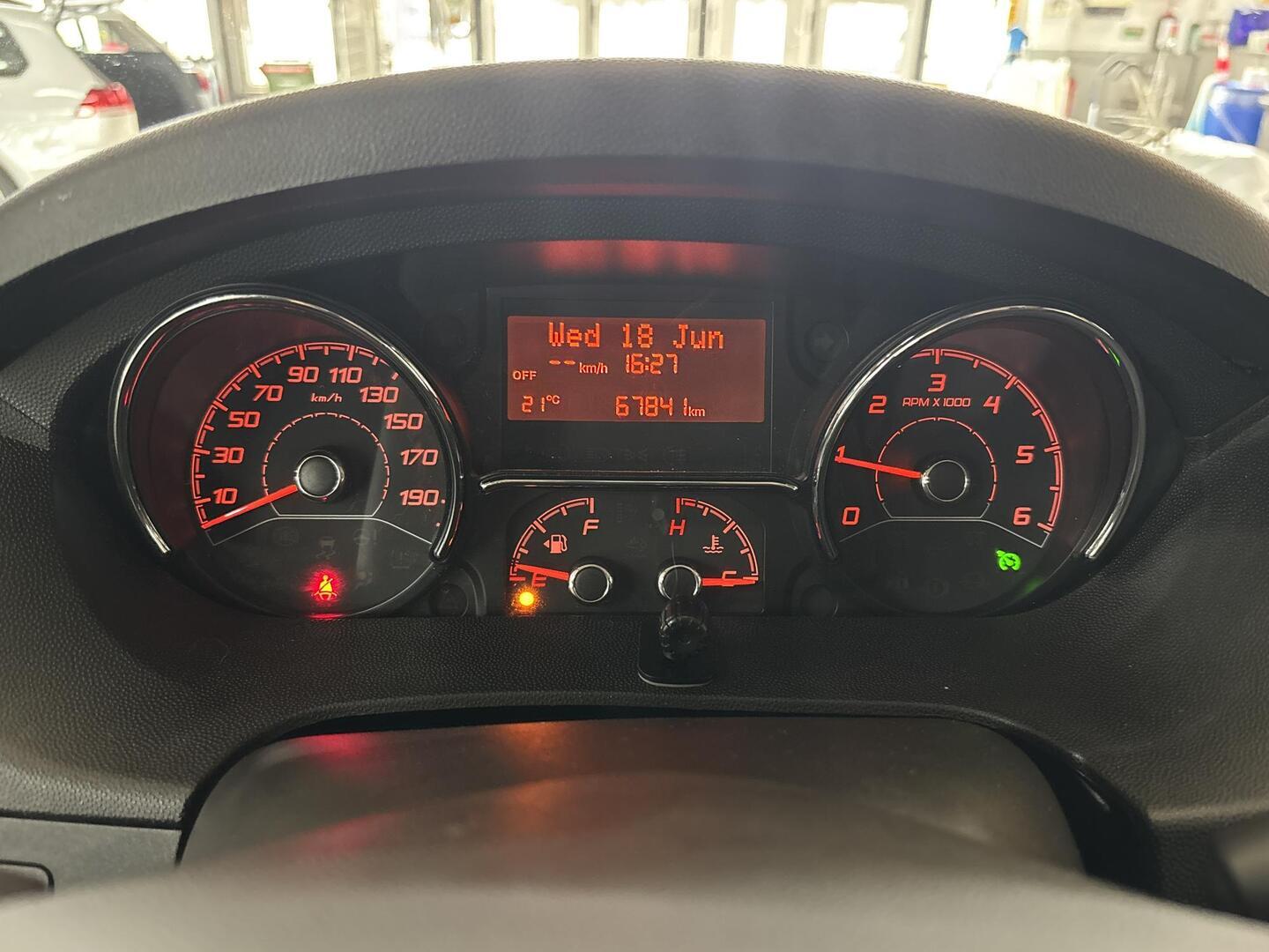 ROADCAR VAN R 601 2022