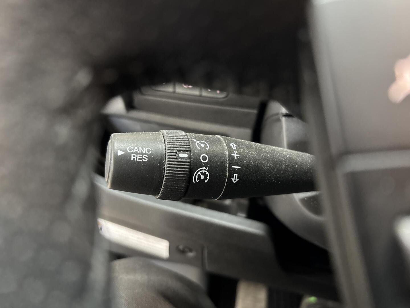 ROADCAR VAN R 601 2022