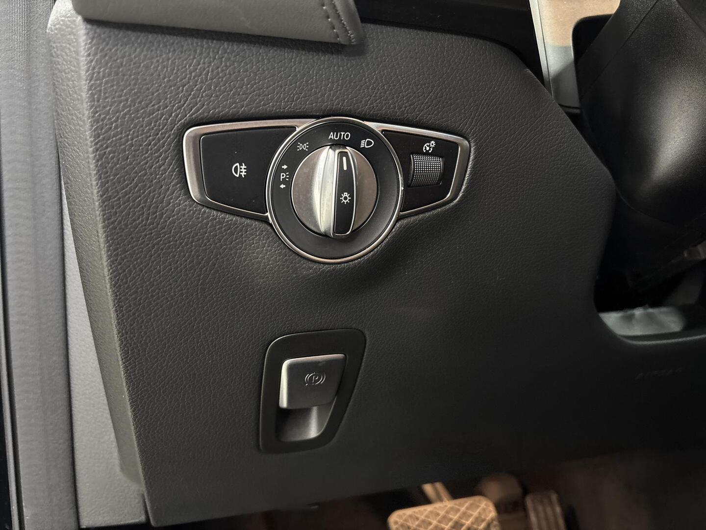 MERCEDES-BENZ EQC 2021