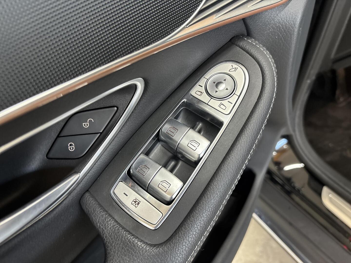 MERCEDES-BENZ EQC 2021