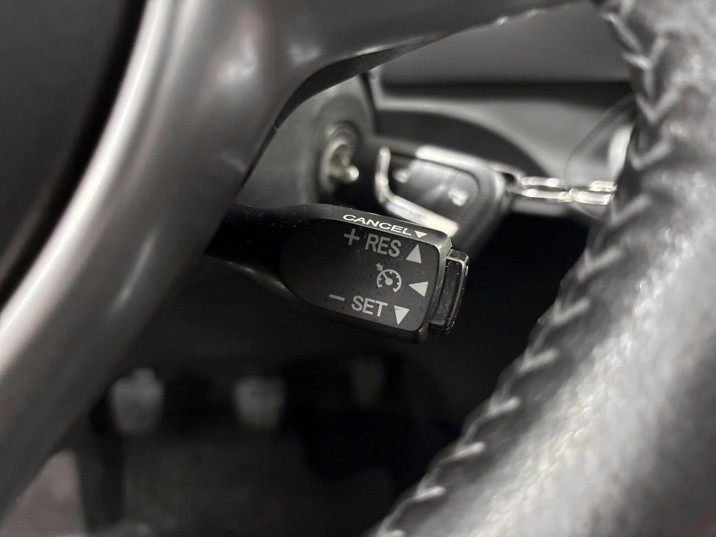TOYOTA Yaris 2015