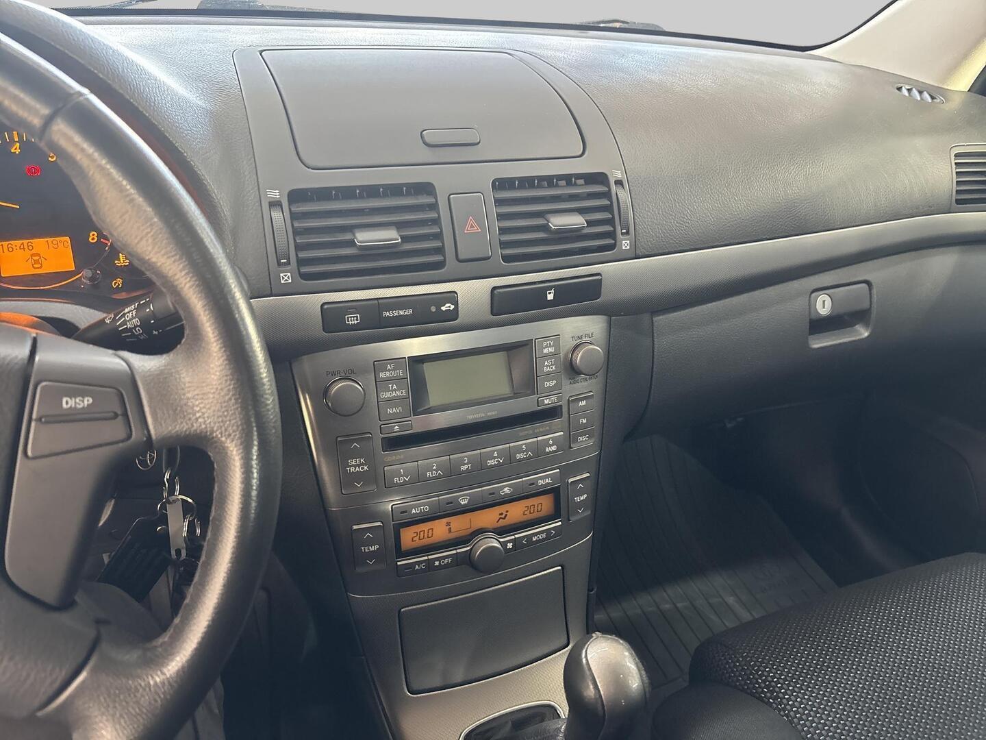 TOYOTA Avensis 2008