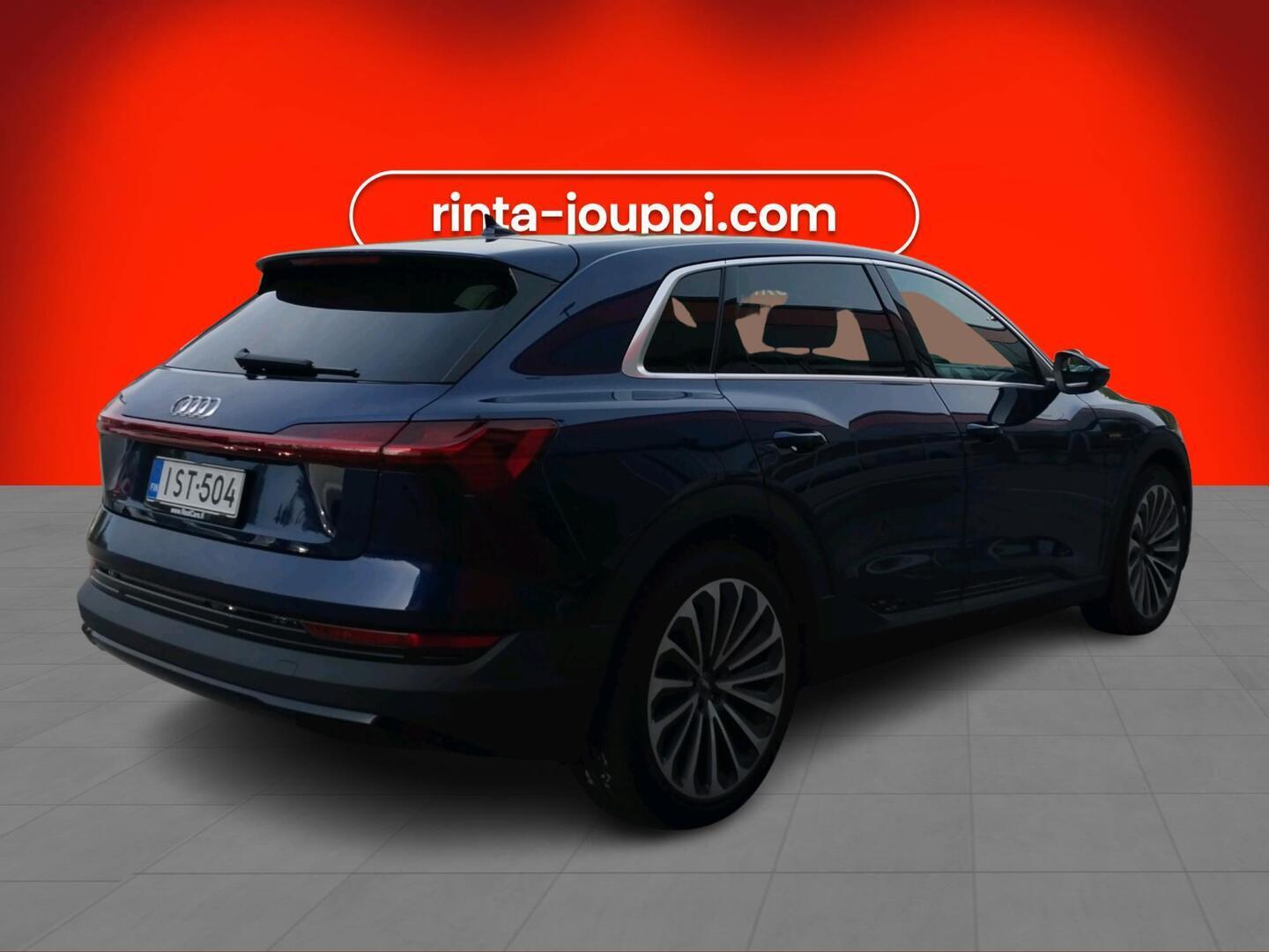 AUDI e-tron 2022