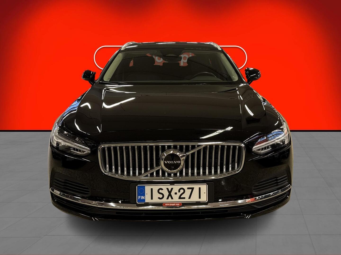VOLVO V90 2022