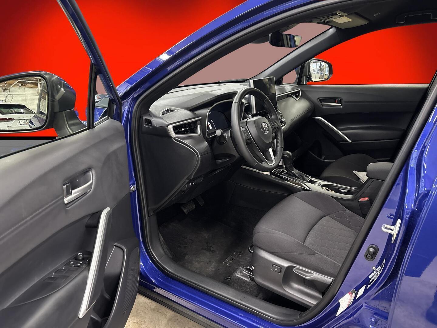 TOYOTA Corolla Cross 2023