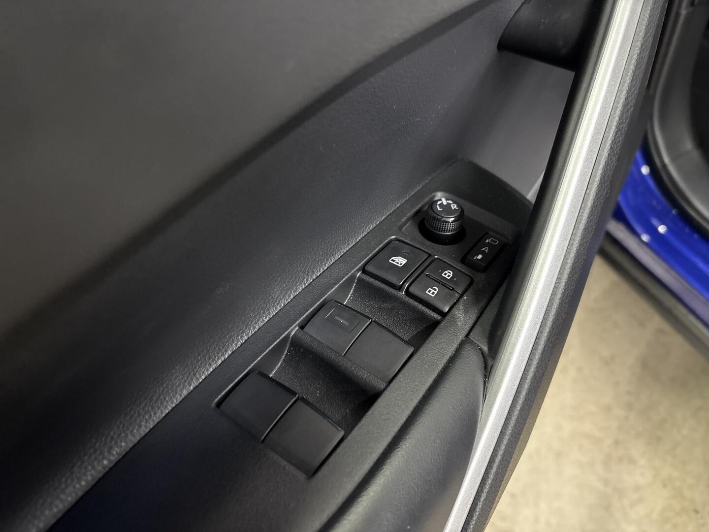 TOYOTA Corolla Cross 2023