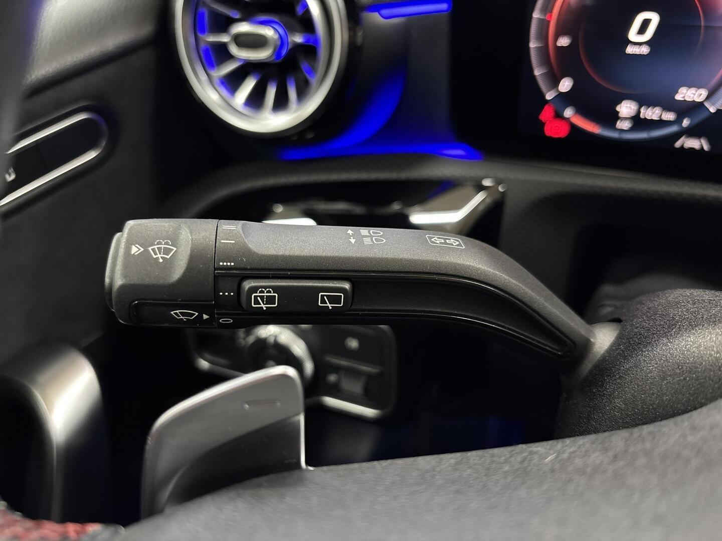 MERCEDES-BENZ A 2020