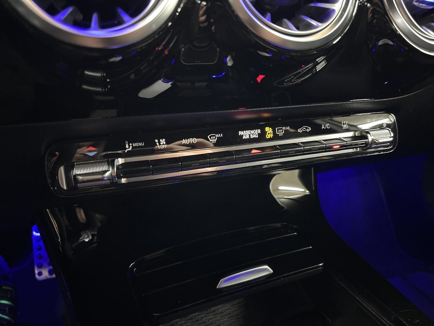 MERCEDES-BENZ A 2020