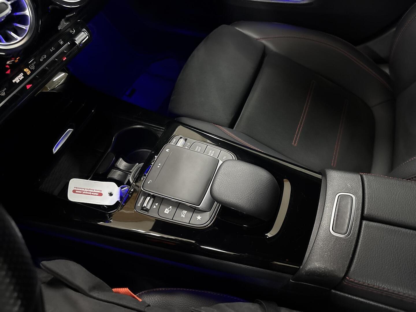 MERCEDES-BENZ A 2020