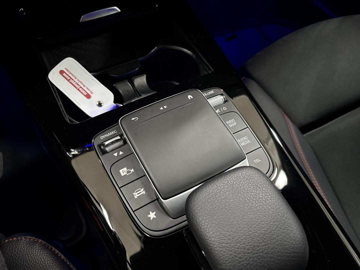 MERCEDES-BENZ A 2020