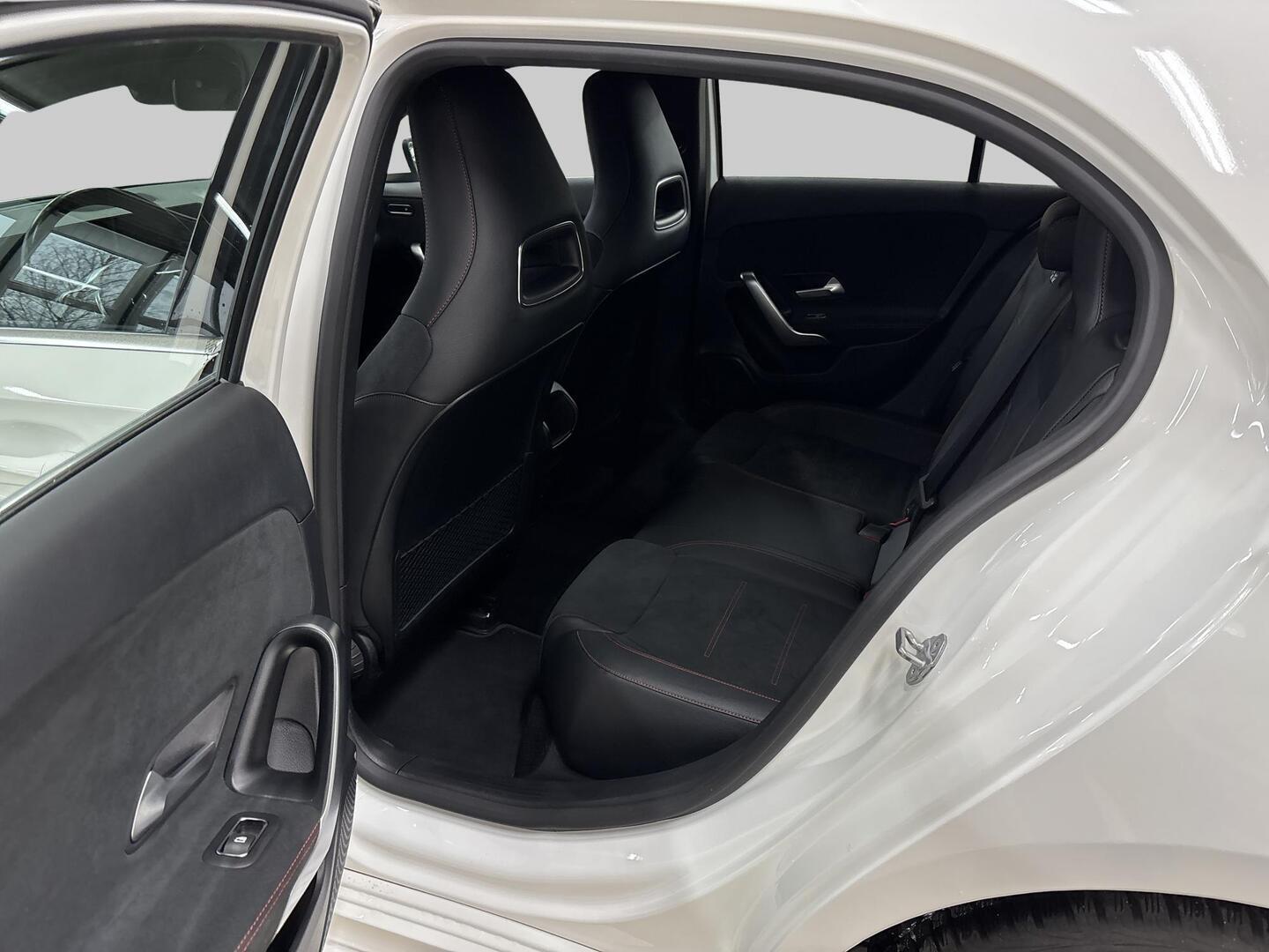 MERCEDES-BENZ A 2020