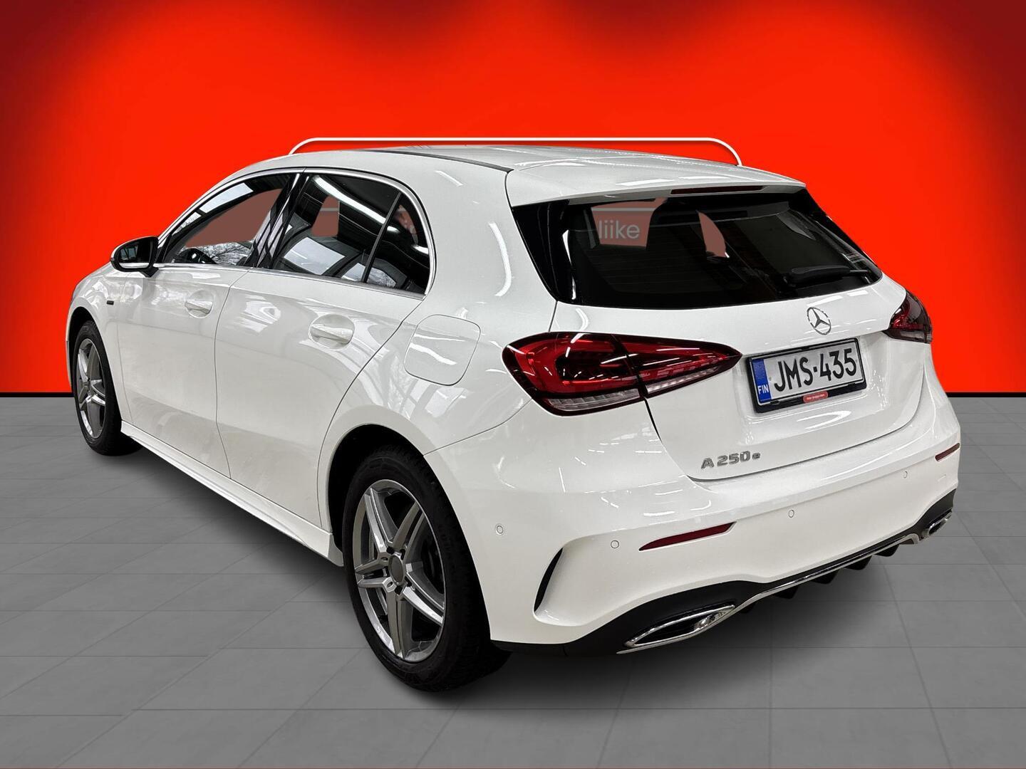 MERCEDES-BENZ A 2020