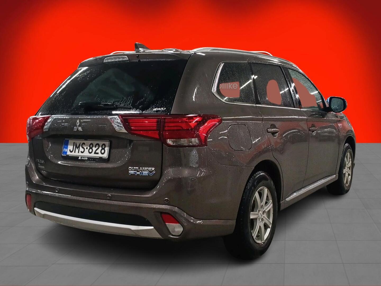 MITSUBISHI Outlander PHEV 2016